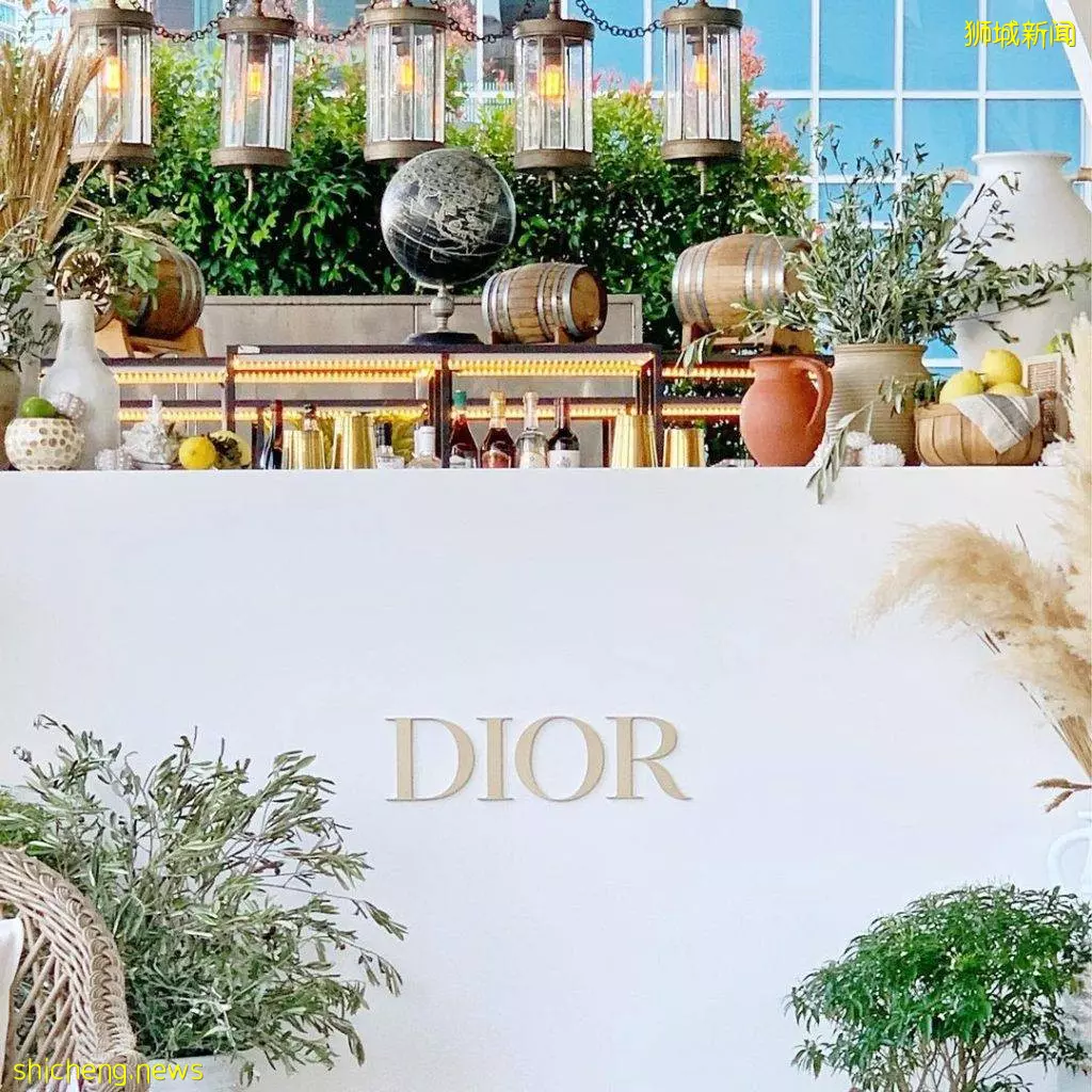 Dior快闪cafe开张 纯白希腊风装饰 有效期至10月31日 狮城新闻 新加坡新闻